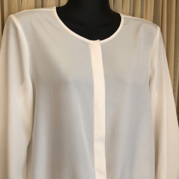 Ann Taylor Tops - Ann Taylor Small Cream Blouse